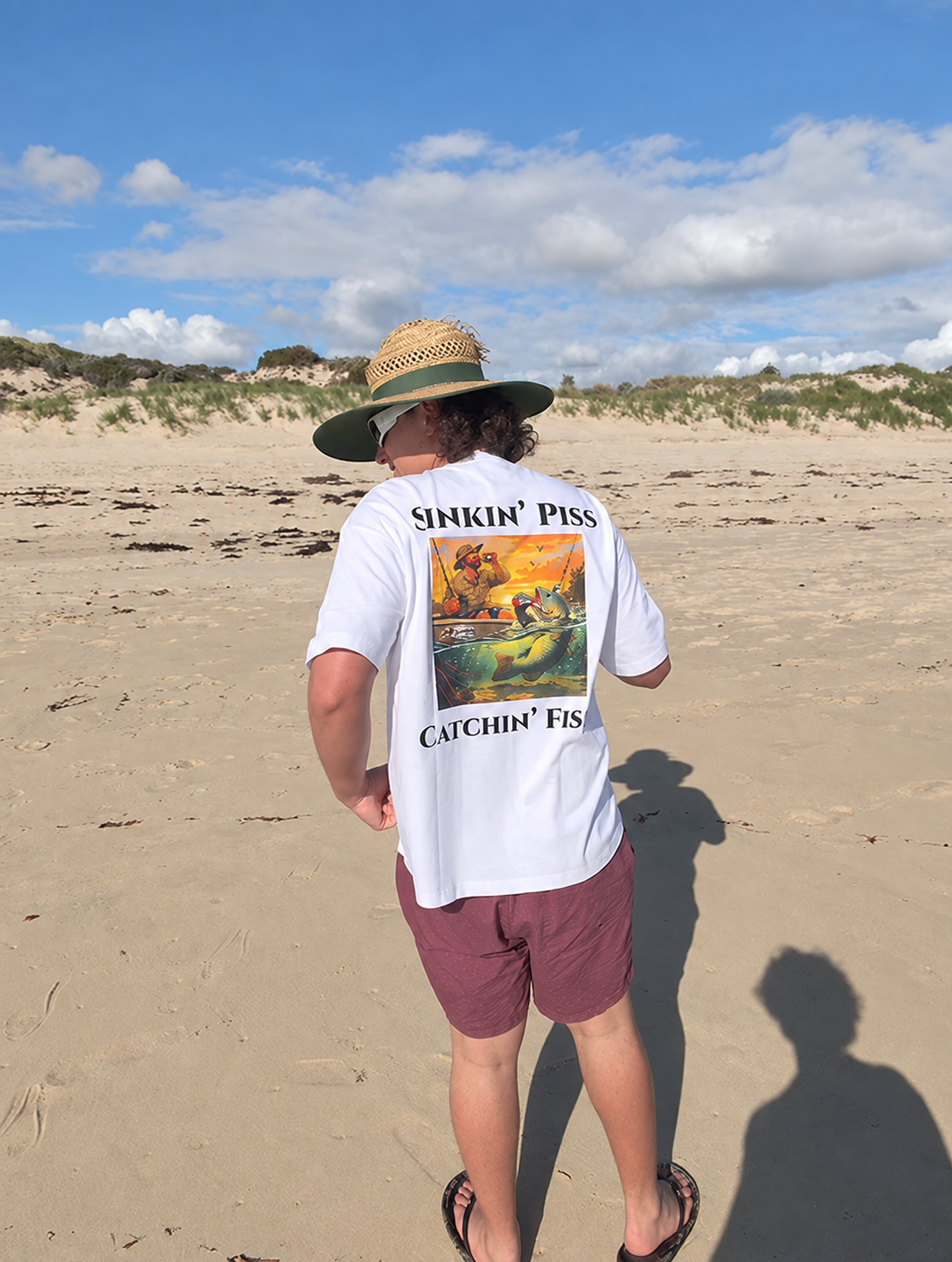 Sinkin' Piss Catchin' Fish! – White